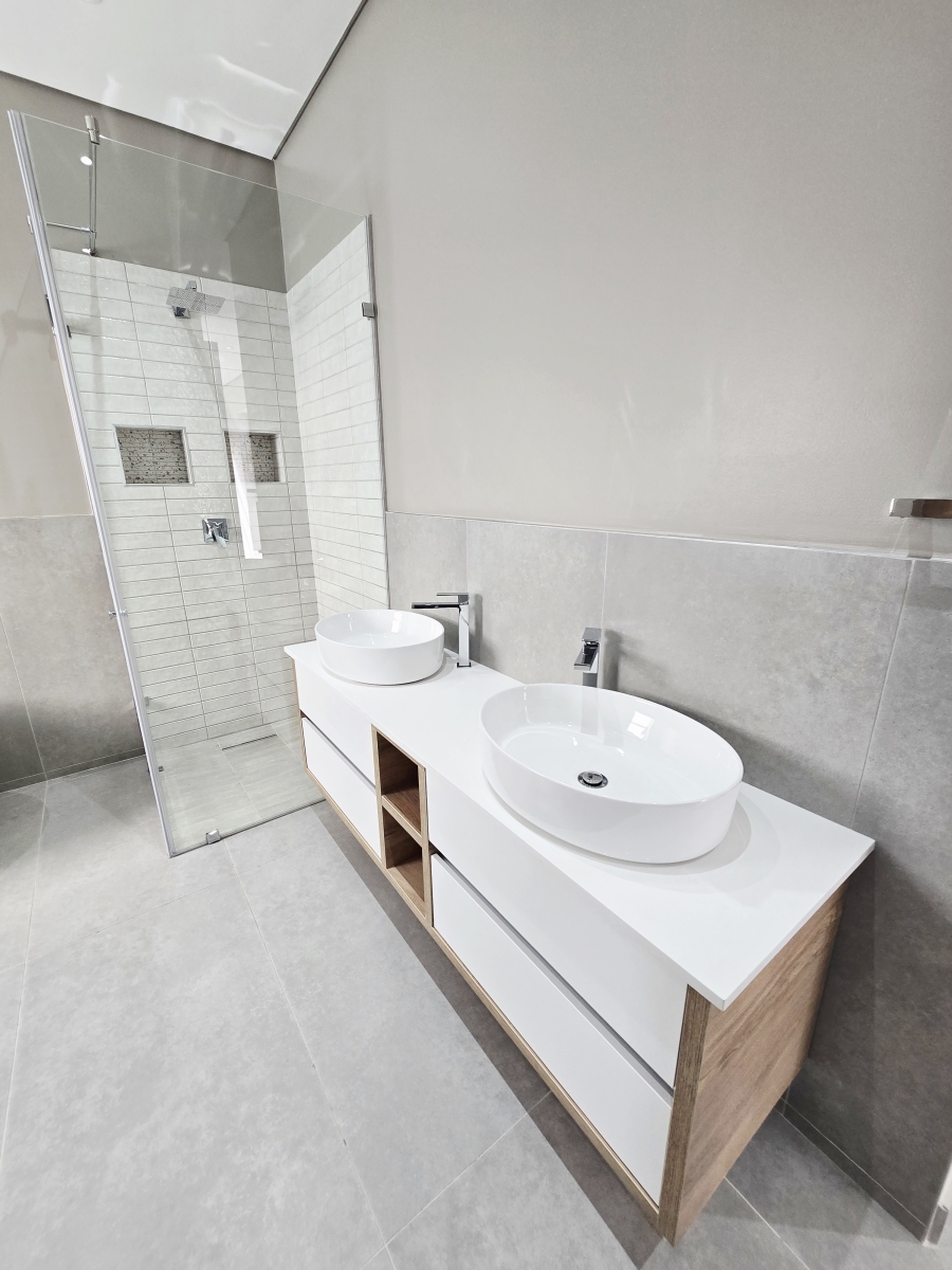 3 Bedroom Property for Sale in Kingswood Golf Estate Western Cape